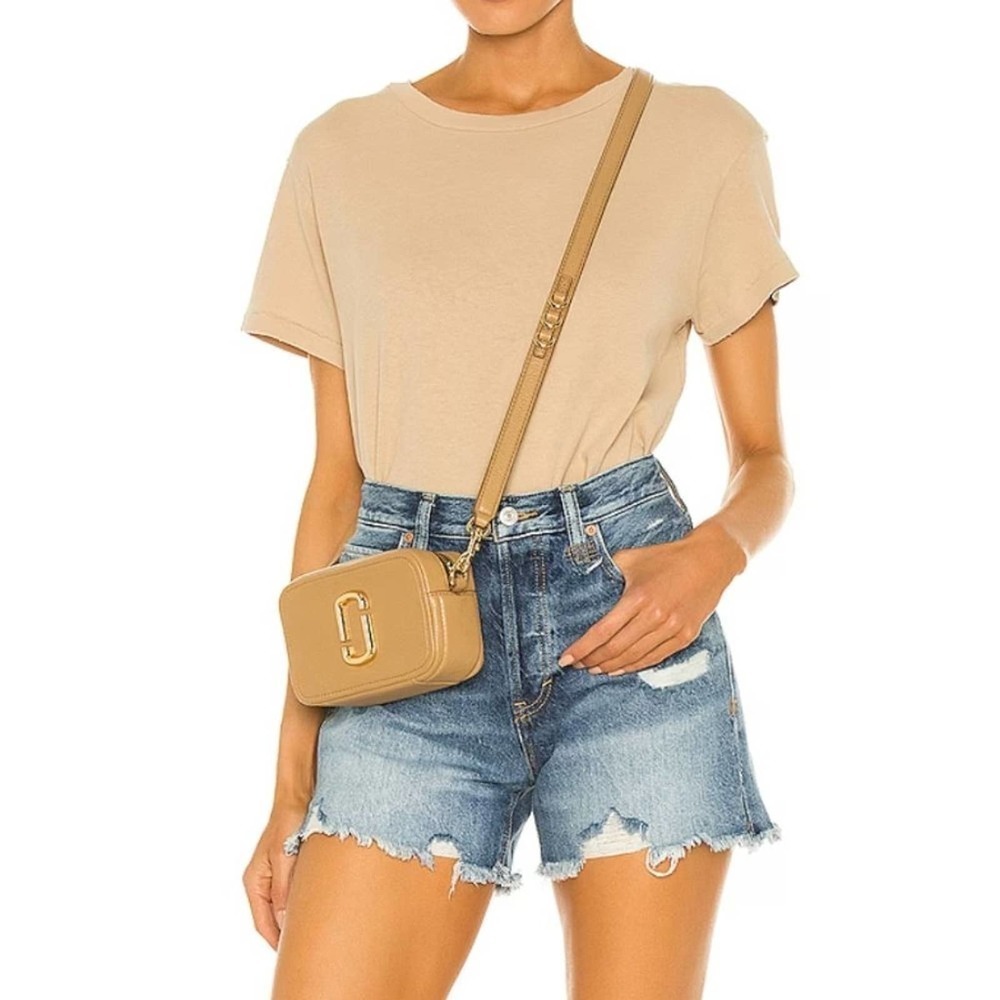 NWT Free People makai cut off short in shout and twist size 25